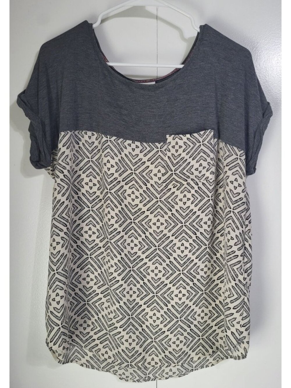 KNOX ROSE Women's SZ LG Short Sleeve Geometric Print Blouse Cream Gray